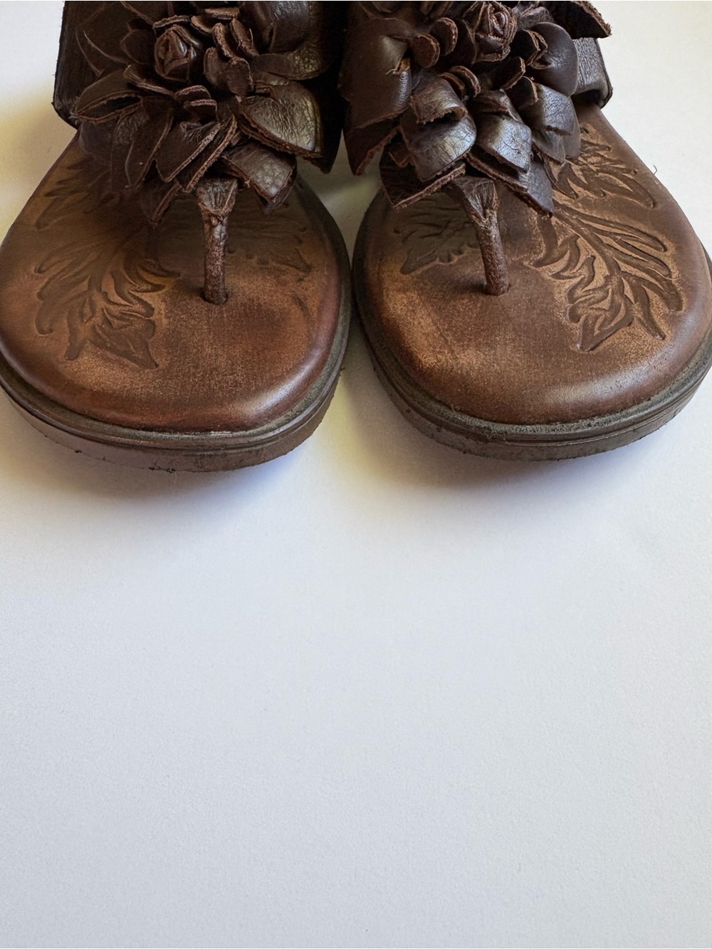 Born Astrid Handcrafted Brown Leather 3D Embellished Flower Sandal Size 7 - Picture 5 of 12